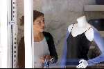 Amsterdam 11 juni 1999
Carmen Rijkaard werkend in de etalage van DKNY in de PC Hooftstraat