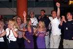 Hilversum 5 juni 2000
De laatste avond van DE BUS  in studio 22
Aziz de Bus en de andere buspassagiers aan het dansen