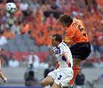 Amsterdam, 11 juni 2000
Euro 2000
Nederland-Tsjechie, eindstand 1-0 door penalty van Frank de Boer in de 89e minuut.
Boudewijn Zenden in duel met LATAL
Europees Kampioenschap voetbal 2000