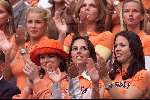 Amsterdam 11 juni 2000
Nederland-Tjechie 1-0 tijdens EK
Vriendinnen spelers midden inmiddels ex-vriendin van Boudewijn Zenden en sinds Oktober vriendin van Xander Buisonje
Europees Kampioenschap voetbal 2000