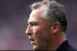 Amsterdam, 24 juni 2000   Euro 2000
Portugal-Turkije, eindstand 2-0
Dick Jol
Europees Kampioenschap voetbal 2000