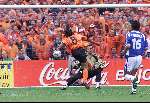 Rotterdam, 25 juni 2000   Euro 2000
Nederland-Yougoslavie, eindstand 6-1
Edgar Davids en Kralj
Europees Kampioenschap voetbal 2000