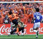 Rotterdam, 25 juni 2000   Euro 2000
Nederland-Yougoslavie, eindstand 6-1
Edgar Davids en Kralj  mooie aktie
Europees Kampioenschappen voetbal 2000