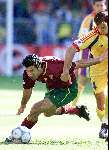 Arnhem, 17 juni 2000  Euro 2000
Roemenie-Portugal, eindstand 0-1
Figo in duel met Filipescu  mooie aktie
Europees Kampioenschap Voetbal 2000