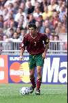 Amsterdam, 24 juni 2000   Euro 2000
Portugal-Turkije, eindstand 2-0
Figo
Europees Kampioenschap Voetbal 2000