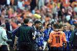Amsterdam, 29 juni 2000   Euro 2000
Nederland-Italie, eindstand 0-0 ook na verlenging Italie wint na strafschoppen
Marc Overmars in gesprek met Frank Rijkaard
Europees Kampioenschap Voetbal 2000