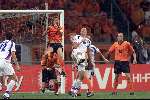 Amsterdam 11 juni 2000
Nederland-Tjechie 1-0 tijdens EK
Jan Koller en Frank de Boer in duel
Bert konterman Dennis Bergkamp
Europees Kampioenschap Voetbal 2000