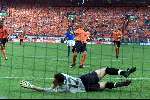 Amsterdam, 29 juni 2000   Euro 2000
Nederland-Italie, eindstand 0-0 ook na verlenging Italie wint na strafschoppen
Frank de boer mist penalty
Europees Kampioenschap Voetbal 2000