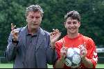 Landgraaf 6 juni 2000
Training Denemarken met Jan Heintze, Jon Dahl Tomasson en Jesper Gronkjaer
Frits Korbach met Jan Heintze
