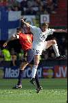 Spanje-Noorwegen, eindstand 0-1
Rotterdam, 13 juni 2000
Fernando Hierro in duel met Ole Gunnar Solskjaer
Europees Kampioenschap Voetbal 2000