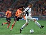 Amsterdam, 11 juni 2000
Nederland-Tsjechie, eindstand 1-0 door penalty van Frank de Boer in de 89e minuut.
MARC OVERMARS
Europees Kampioenschap Voetbal 2000