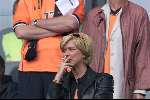 Rotterdam, 25 juni 2000   Euro 2000
Nederland-Yougoslavie, eindstand 6-1
Monique Rijkaard met sigaret
Europees Kampioenschap Voetbal 2000