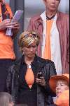 Rotterdam, 25 juni 2000   Euro 2000
Nederland-Yougoslavie, eindstand 6-1
Monique Rijkaard met gsm
Europees Kampioenschap Voetbal 2000