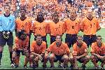 Amsterdam, 11 juni 2000
Nederland-Tsjechie, eindstand 1-0 door penalty van Frank de Boer.
staande v.l.n.r.: Edwin v d Sar, Patrick Kluivert, Clarence Seedorf, Michael Reiziger, Dennis Bergkamp en Jaap Stam.
Gehurkt v.l.n.r.: Edgar Davids,Phillip Cocu, Boudewijn Zenden,Frank de Boer en Giovanni v Bronckhorst
Europees Kampioenschap Voetbal 2000