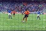 Amsterdam, 29 juni 2000   Euro 2000
Nederland-Italie, eindstand 0-0 ook na verlenging Italie wint na strafschoppen
Patrick kluivert mist strafschop in wedstrijd
Europees Kampioenschap Voetbal 2000