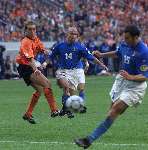 Amsterdam, 29 juni 2000   Euro 2000
Nederland-Italie, eindstand 0-0 ook na verlenging Italie wint na strafschoppen
Paul Bosvelt Di Bagio
Europees Kampioenschap Voetbal 2000