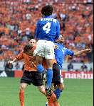 Amsterdam, 29 juni 2000   Euro 2000
Nederland-Italie, eindstand 0-0 ook na verlenging Italie wint na strafschoppen
Phillip Cocu en Del Piero  overtreding
Europees Kampioenschap Voetbal 2000