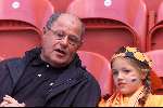 Amsterdam 29 juni 2000
Nederland-Italie 0-0 euro 2000
Rinus Israel met kleindochter
Europees Kampioenschap Voetbal 2000