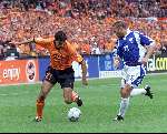 Rotterdam, 25 juni 2000   Euro 2000
Nederland-Yougoslavie, eindstand 6-1
Roy Makaay in duel met Mihajlovic
Europees Kampioenschap Voetbal 2000