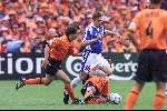 Rotterdam, 25 juni 2000   Euro 2000
Nederland-Yougoslavie, eindstand 6-1
Stojkovic en Boudewijn Zenden
Europees Kampioenschap Voetbal 2000
