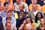 Amsterdam, 11 juni 2000
Euro 2000
Nederland-Tsjechie, eindstand 1-0 door penalty van Frank de Boer in de 89e minuut.
inhet midden de geblesseerde WINSTON BOGARDE
Europees Kampioenschap Voetbal 2000