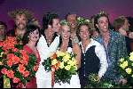 Utrecht 24 juni 2001
Premiere van Saturday Night Fever in Utrecht
Joost de Jong en Chantal Janzen en Claudia de Graaf (rood) en Duncan Anepool (rechts)