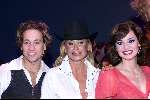 Utrecht 24 juni 2001
Premiere van Saturday Night Fever in Utrecht
Duncan Anepool , Connie Breukhoven en Claudia de Graaf
