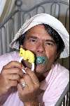 Weert 16 juni 2001
Emile Ratelband en zijn zwangere vriendin Sylvie bij bambino in Weert.