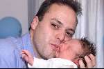 Fijnaart 25 juni 2001
Frans Bauer en zijn vriendin Mariska met hun zoontje Christiaan.