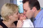 Fijnaart 25 juni 2001
Frans Bauer en zijn vriendin Mariska met hun zoontje Christiaan.