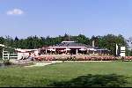 Veldhoven 11 mei 2001
Golfbaan Gendersteyn.
Clubhuis en puttinggreen  golfen