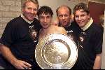 Eindhoven 6 mei 2001
PSV-Heerenveen 3-0
PSV Landskampioen 2000/2001
Jan Formannoy en zoon met mark v Bommel en Mart v d Heuvel