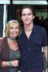 Amsterdam 15 juni 2001
Presentatie van het nieuwe internetbedrijf van Johnny de Mol samen met zijn moeder Willeke Alberti