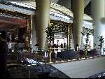 Dubai 7 Mei 2001
Het duurste en mooiste hotel van de wereld
Zes sterren hotel Burj Al Arab
Het gehele interieur van bladgoud