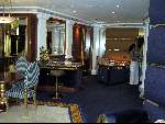Dubai 7 Mei 2001
Het duurste en mooiste hotel van de wereld
Zes sterren hotel Burj Al Arab
Het gehele interieur van bladgoud