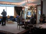Dubai 7 Mei 2001
Het duurste en mooiste hotel van de wereld
Zes sterren hotel Burj Al Arab
Het gehele interieur van bladgoud
