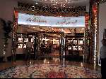 Dubai 7 Mei 2001
Het duurste en mooiste hotel van de wereld
Zes sterren hotel Burj Al Arab
Het gehele interieur van bladgoud