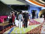 Dubai 7 Mei 2001
Het duurste en mooiste hotel van de wereld
Zes sterren hotel Burj Al Arab
Het gehele interieur van bladgoud