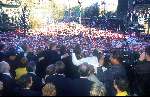 AJAX Supporters met veel vlaggen
Israelische vlag die hun kampioen aanmoedigen op het Leidsche Plein 1995/1996