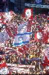 AJAX Supporters met veel vlaggen
Israelische vlag