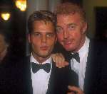 Andre v Duin met vriend