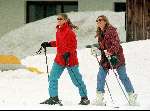 Lech, 25 april 1998
Emily Bremers op wintersport (links) met een vriendin