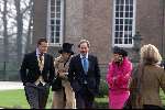 de Geest 10 februari 2001
Trouwen Hugo en Marleen Loudon op kasteel Middachten.
Emily Bremers en haar vriend(links) Roderik van Wijck