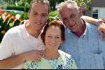 Fijnaart 23 juni 2002
1e verjaardag Christiaan Mariska en Frans Bauer
Frans met ouders