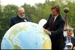 Kaatsheuvel  19 juni 2002
Prins Bernhard opening Panda droom in de Efteling
Prins Bernhard  en Hans Weijers