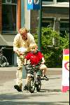 Amsterdam 25 juni 2002
Jack Spijkerman met zijn fietsende zoontje