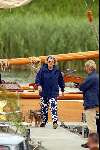 Muiden 17 juni 2002
Koningin beatrix neemt haar hondjes mee als ze gaat varen met de Groene Draeck.
Peter Smulders bv