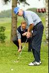 Eemnes 22 juni 2002
Golfen voor het ronald Mc Donald kinderhuis
op de Goyen Golf en country club.
Leo Beenhakker en Peter v Vossen