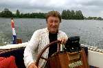 Vinkeveen 21 Juni 2002
Peter Smulders zanger uit tilburg in een sloep