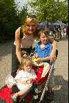 Kaatsheuvel 22 juni 2003
Opening nieuwe show in de efteling
Ariane Spier met kinderen